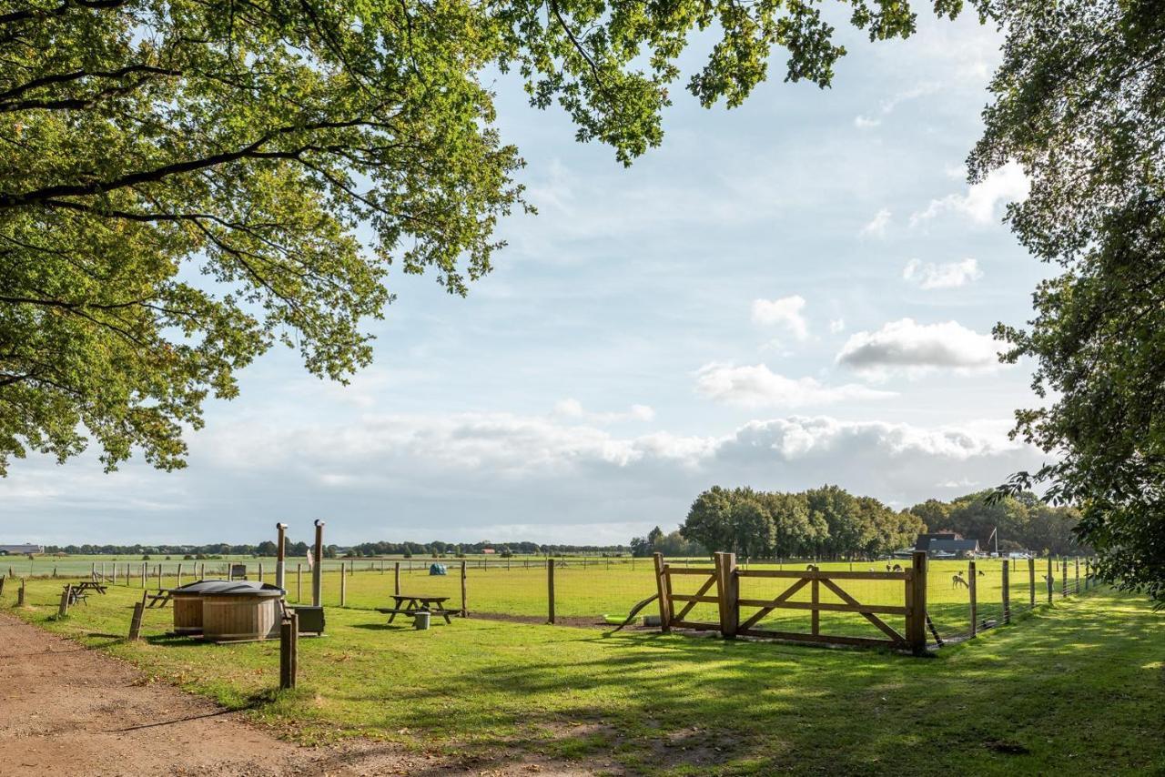 Beautiful English Villa With Hottub Zuidwolde  Exterior photo
